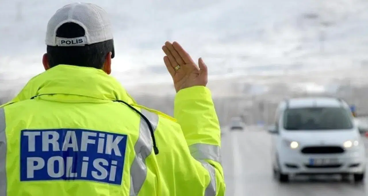 Konya'da yarış yapan sürücüler polisten kaçamadı