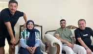 Konyaspor'dan omurilik kanseri tedavisi gören taraftar Sude'ye ziyaret