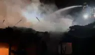 Konya'da müstakil ev alevlere teslim oldu