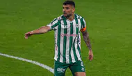 Konyaspor kaptanı Adil'den sert çıkış! Sırtlanlara izin vermeyeceğiz