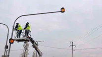 Kazada trafik ışıkları gitti! Bakın sonra ne oldu...
