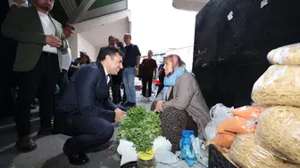 AK Parti Konya pazara indi! Vatandaş ve esnafla buluştu