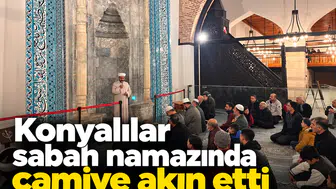 Konyalılar sabah namazında camiye akın etti