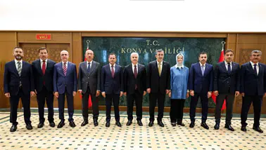 Cumhurbaşkanı Yardımcısı Yılmaz Konya’da! İlk durağı Valilik oldu