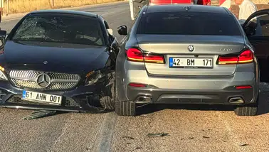 Konya'da korkunç kaza! 3 araç çarpıştı 6 yaralı