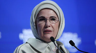 Emine Erdoğan'dan dikkat çeken öğretmenler günü mesajı!