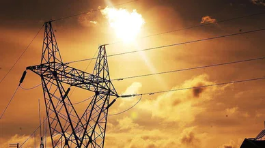 Konya'da talihsiz kaza! Elektrik direğine çıkmıştı...