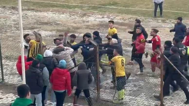 Konya'da amatör maçta saha karıştı!