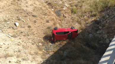 Ardıçlı TOKİ'de dehşet veren anlar: Araç şarampole yuvarlandı