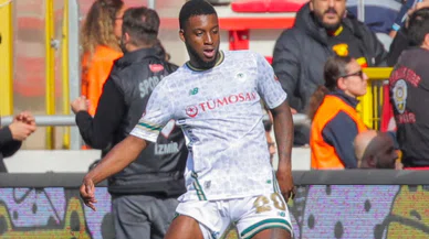 Konyaspor'da Bazoer, neden oyundan çıktığını anlattı