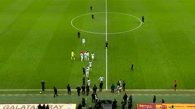 Süper Lig takımı sahadan çekildi! Maç yarıda kaldı