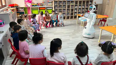 Ada robot, Konya’da otizmli çocukların hayatını değiştiriyor!