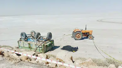 Kulu'da traktör römorku devrildi: 1 ölü, 3 yaralı