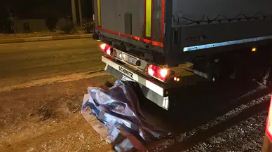 Konya'da feci kaza! Karşıdan karşıya geçmek isterken tır çarptı