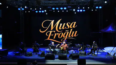 Konya'da Musa Eroğlu rüzgarı! Binlerce kişi "Mihriban"ı hep bir ağızdan söyledi