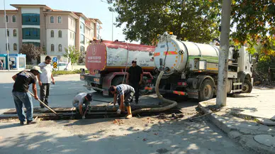Konya’da yağış öncesi alarma geçildi! Mazgallar tek tek temizleniyor