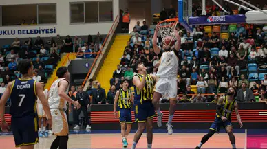 Konya Büyükşehir, yarı final için parkede