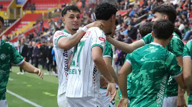 Konyaspor'un gençleri çok mutlu! Kariyerlerinde ilk adımı attılar