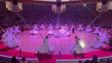 Konya’da manevi gece! Sema gösterisi izleyenleri büyüledi