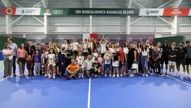 Konya’da 30 Ağustos coşkusu kortlara taşındı! Şampiyonlar belli oldu