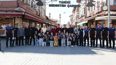 Konya’da zabıtalar çarşıya böyle çıktı! Bakın esnafa ne dağıttılar