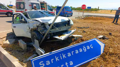 Konya’da iki araç birbirine girdi! 7 yaralı