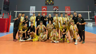 Voleybolda Konya Büyükşehir fırtınası esiyor