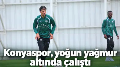 Konyaspor, yoğun yağmur altında çalıştı