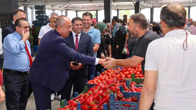 Konya'da Kalfalar Pazarı baştan sona yenilendi! Esnaf ve vatandaşın yüzü güldü