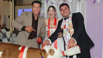 Düğünde gelin ve damada takı yerine buzağı hediye edildi