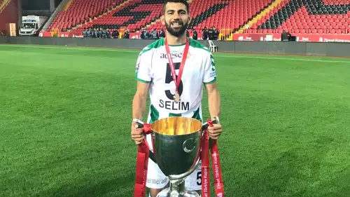 Konyaspor'un efsane oyuncusu, antrenörlük için ilk adımı attı