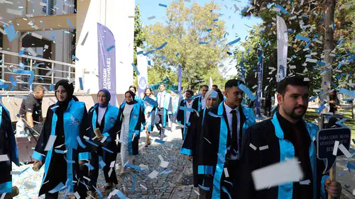NEÜ’de başarı ve gelecek aynı törende buluştu