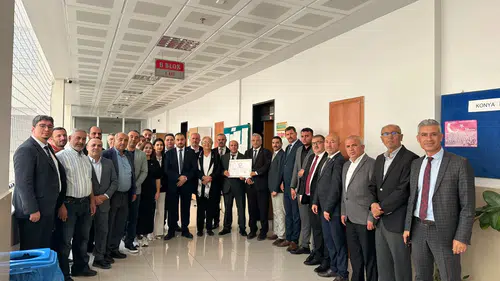 MHP Konya İl Başkanı Sedat Göncü ve yönetimi mazbatasını aldı