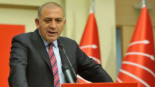Gürsel Tekin’in görevi sona erdi