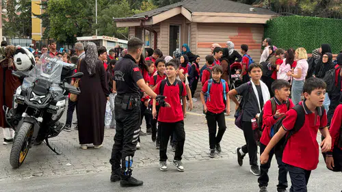 Konya’da zabıta ekipleri okul önlerinde göreve çıktı