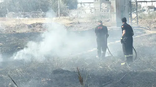 Aksaray’da yangın paniği! Rüzgarın etkisiyle yayıldı