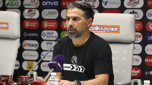 Konyaspor'da İlhan Palut, Trabzonspor zaferini yorumladı! Karakter koyduk