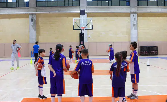 Selçuklu Belediyesi kış spor okullarına yoğun ilgi! 8 binden fazla kayıt yapıldı