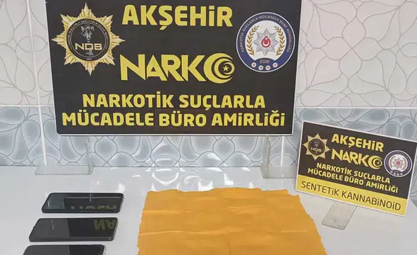 Akşehir’de polis ekipleri durdurdu! Araçtan binlerce kullanımlık bonzai çıktı