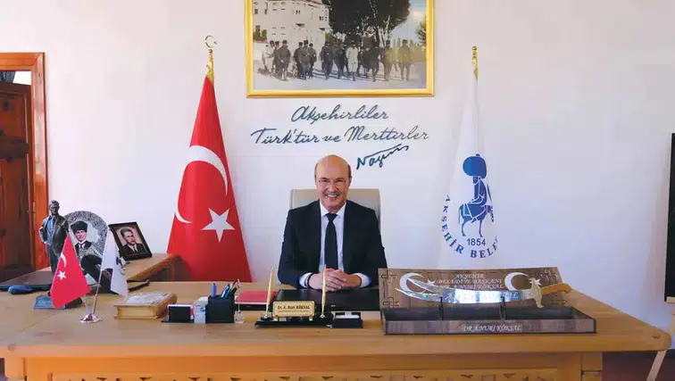 Konya'da flaş gelişme! Başkan ve 14 meclis üyesi istifa etti