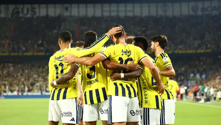 Fenerbahçe'ye iki yıldızından kötü haber geldi