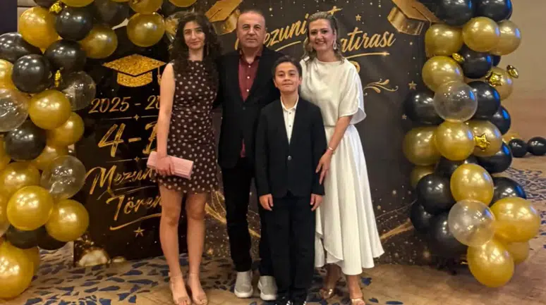Baydar ailesinin mutlu günü! Ali Çağan mezun oldu