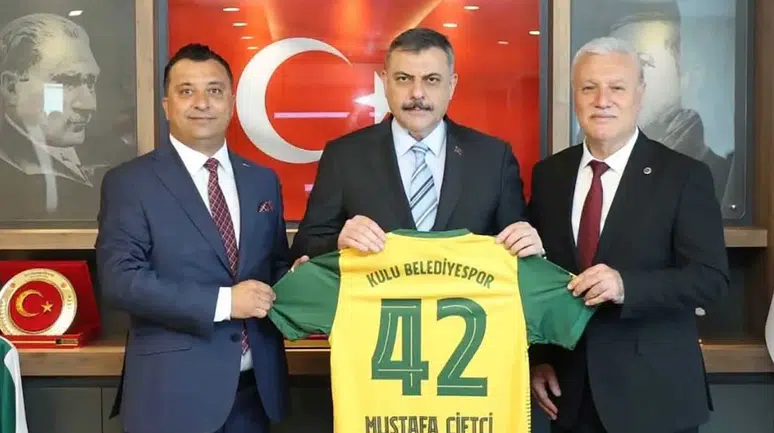 Konya ekibinden İçişleri Bakanı Çiftçi'ye özel sürpriz