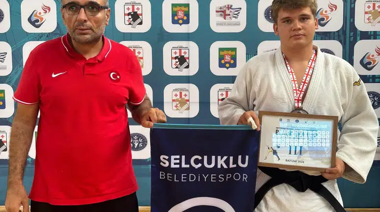 Selçuklu Belediyesporlu Daniil Melnikov'dan üçüncülük