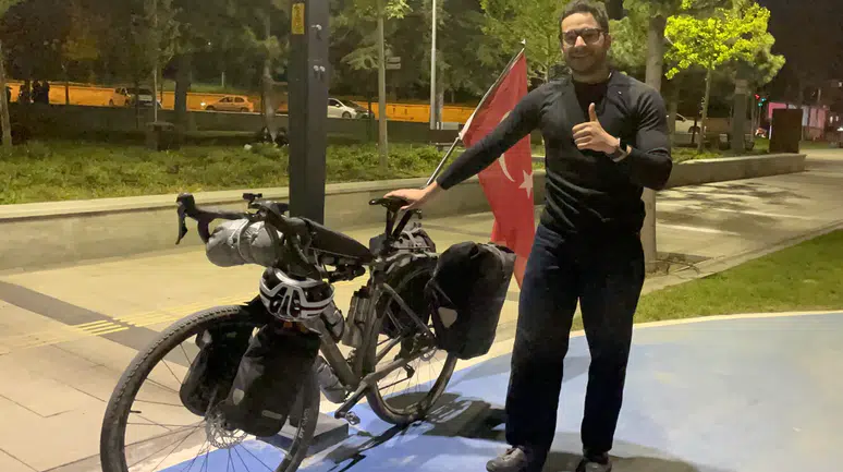 Fransa’dan bisikletle geldi, Türkiye’ye hayran kaldı