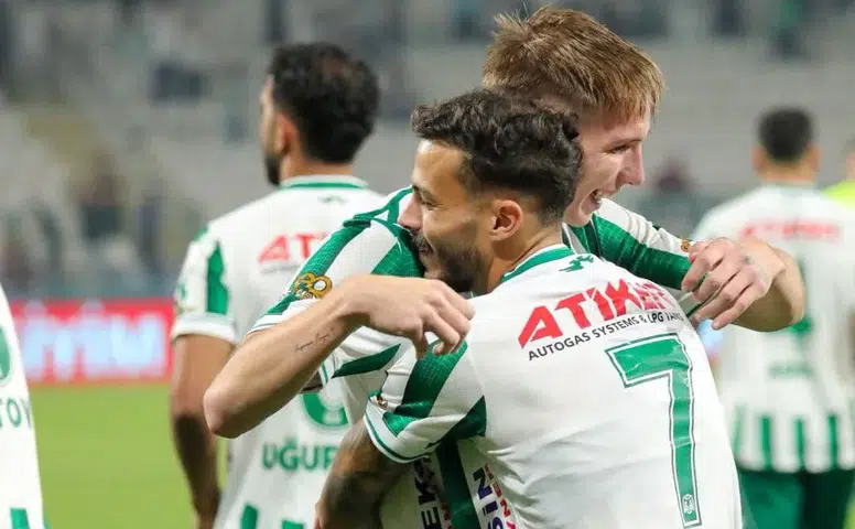 Konyaspor'da İlhan Palut'tan öğrencisine övgü dolu sözler