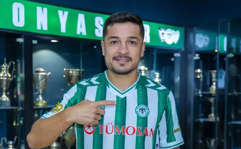 Konyaspor'da son günde sağ bek transfer