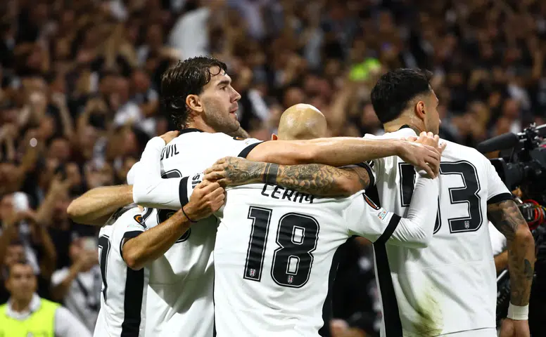Beşiktaş, Fransız ekibini evinde farklı geçti