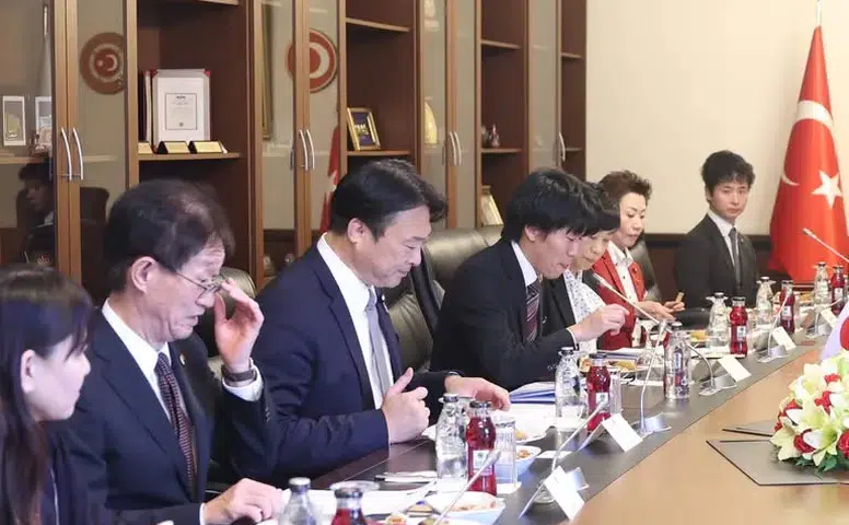 Konyalı Japonca bilen tek Vekil kim? TBMM’de Japon senatörleri o isim ağırladı