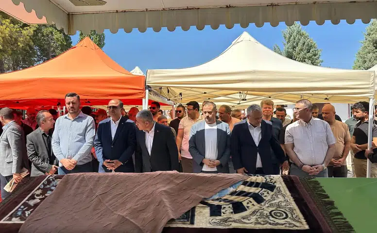 ÇUMSİAD Başkanı minik kızını toprağa verdi!